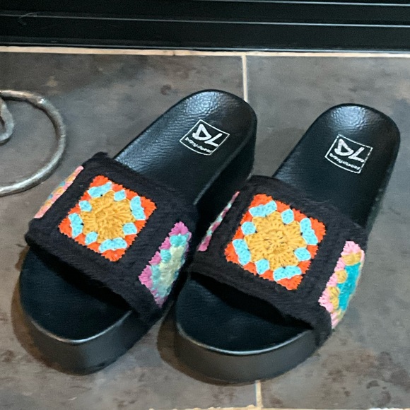 Dirty Laundry Shoes - Women's Black and Multicolor Slide Sandals